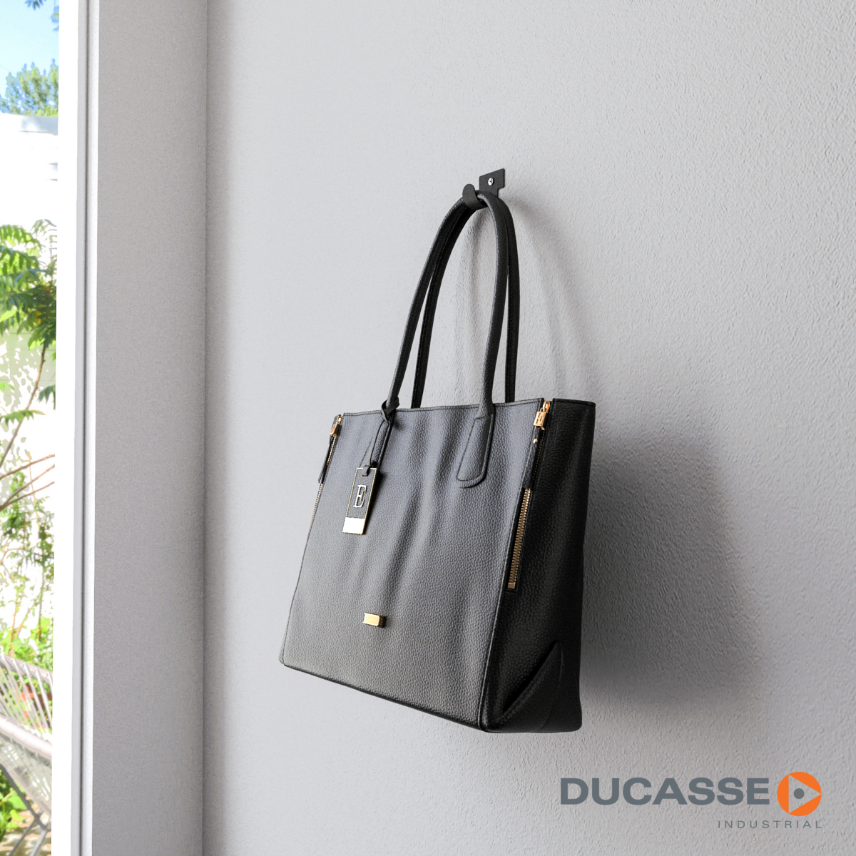 Percha DUCASSE negra CLASSIC 1 gancho (3222010) - Imagen 2
